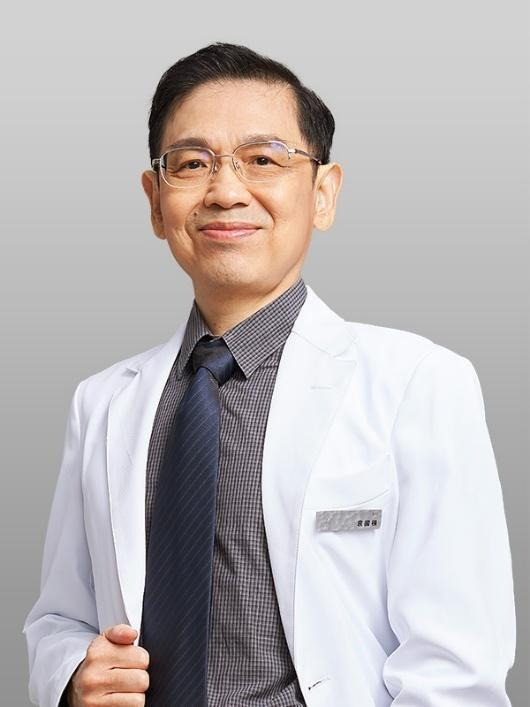 一張含有 襯衫, 服裝, 人員, 領帶 的圖片

AI 產生的內容可能不正確。