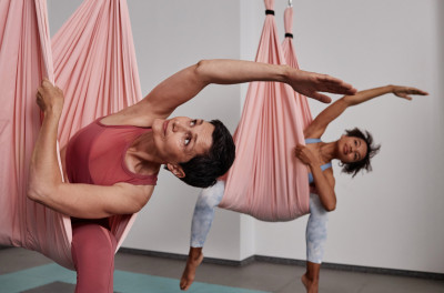 改善肩頸僵硬：空中伸展帶來的脊椎救贖