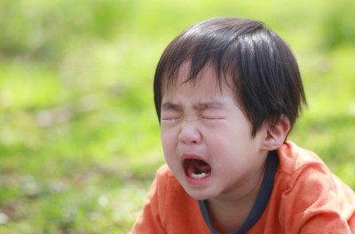 面對孩子尖叫崩潰，這樣回應能更快降溫
